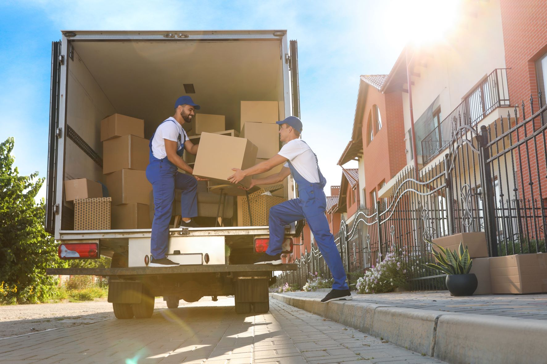 6 Important Factors You Should Consider When Hiring a Moving Company